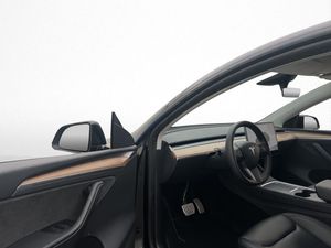 Tesla Model Y bild 10