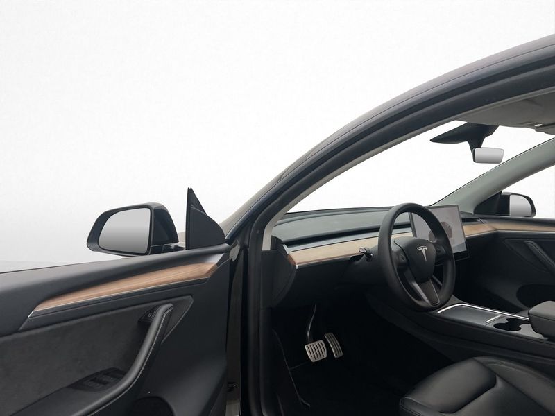 Tesla Model Y bild 10