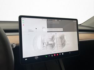 Tesla Model Y bild 25