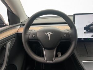Tesla Model Y bild 14