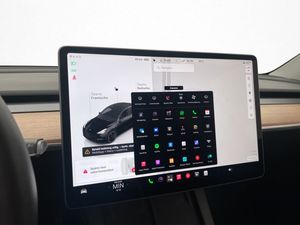 Tesla Model Y bild 23