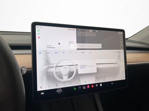 Tesla Model Y bild 24