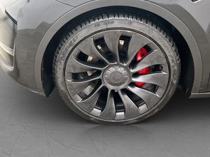 Tesla Model Y bild 33