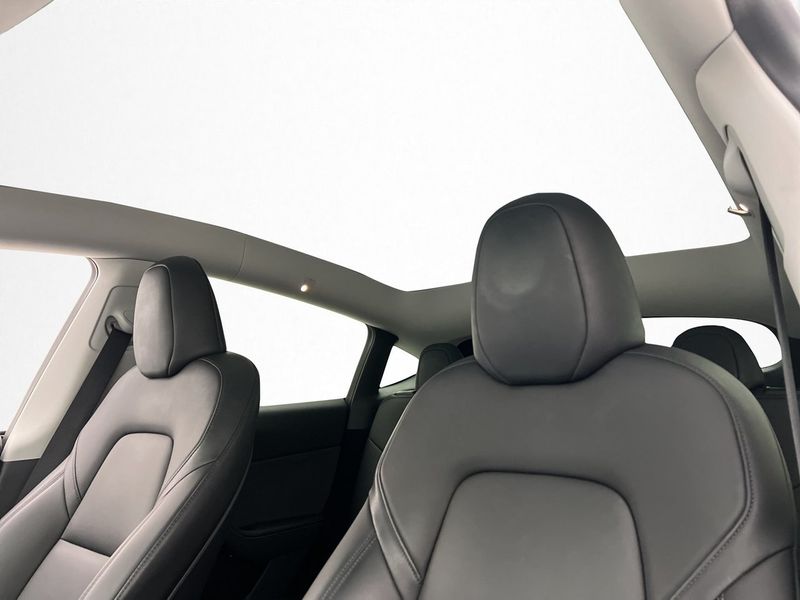 Tesla Model Y bild 12