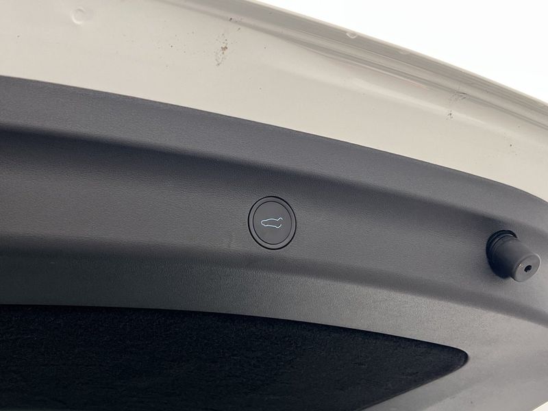 Tesla Model Y bild 31