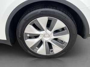 Tesla Model Y bild 36