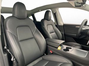 Tesla Model Y bild 27