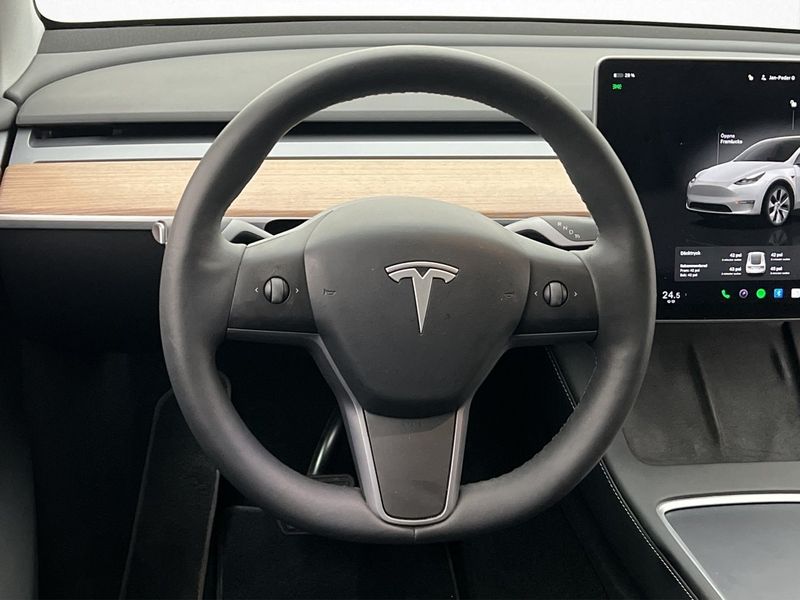Tesla Model Y bild 13