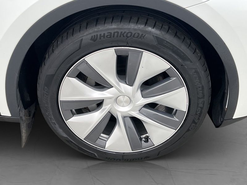 Tesla Model Y bild 34