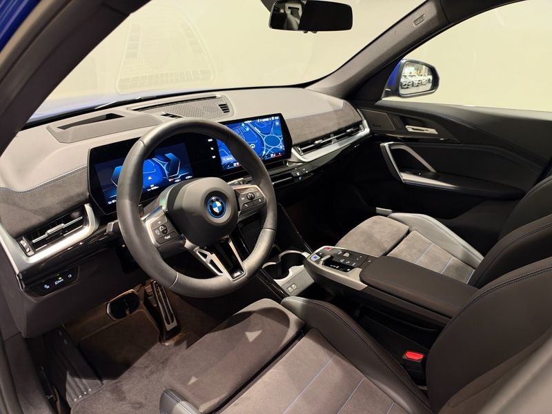 BMW iX1 bild 12