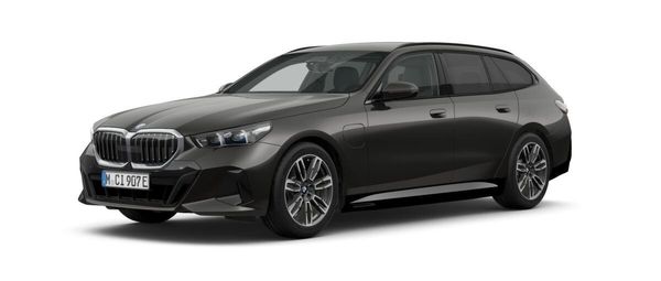 BMW 530 e xDrive Touring M sport / Dragkrok / Rattvärme - 2026