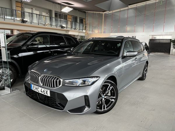 BMW 330 e Touring M Sport Drag 18" HiFi Rattvärme Park Assist - 2026