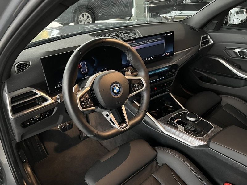 BMW 330 bild 6