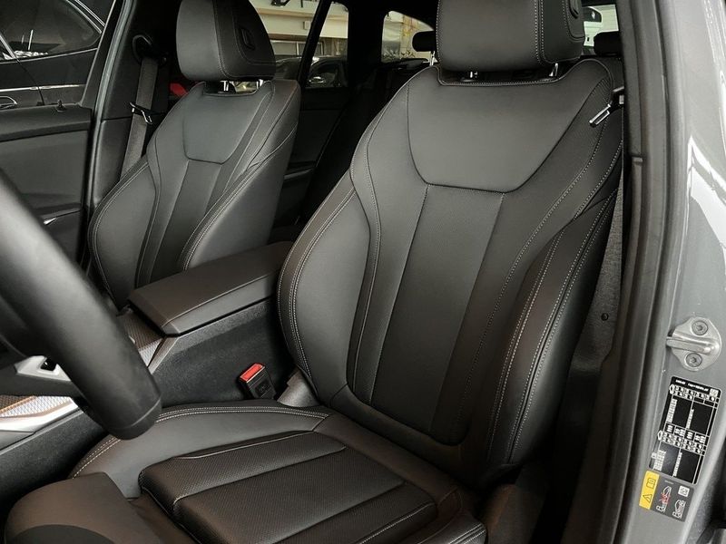 BMW 330 bild 7
