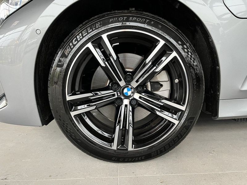 BMW 330 bild 4