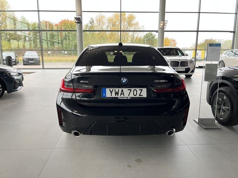 BMW 330 bild 12