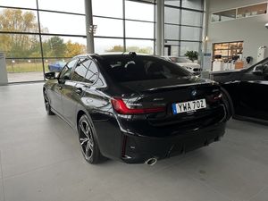 BMW 330 bild 13