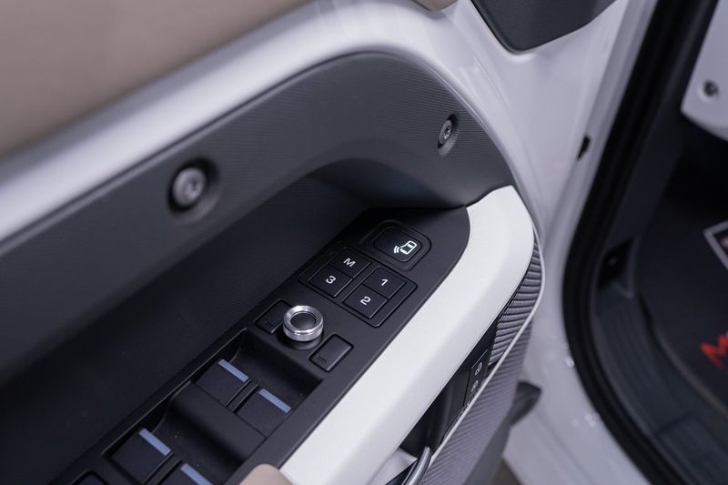 Land Rover Defender bild 11