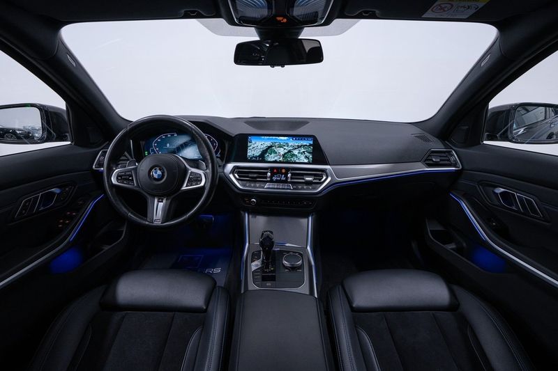 BMW 320 bild 16