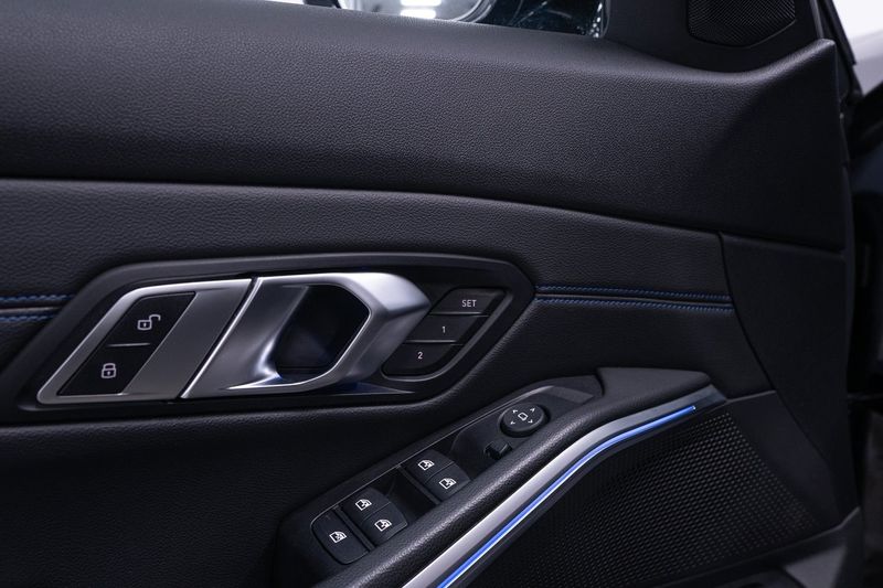 BMW 320 bild 8