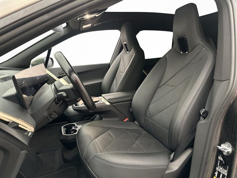 BMW iX bild 16