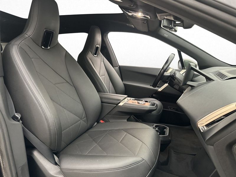 BMW iX bild 14
