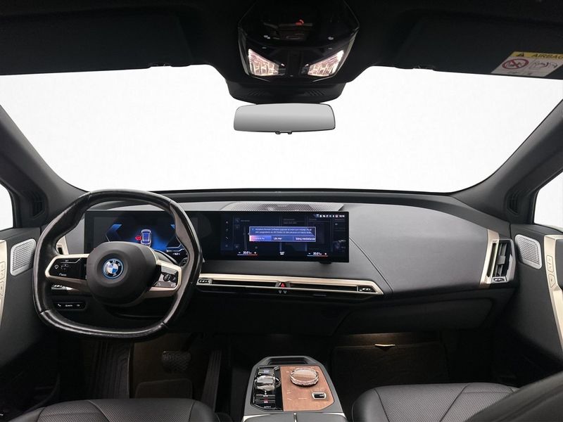 BMW iX bild 15