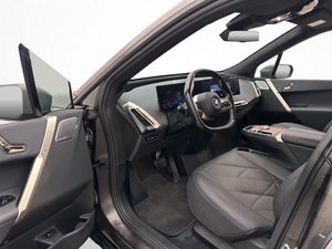 BMW iX bild 33