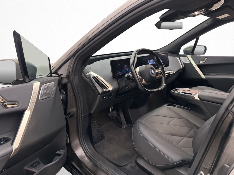 BMW iX bild 33