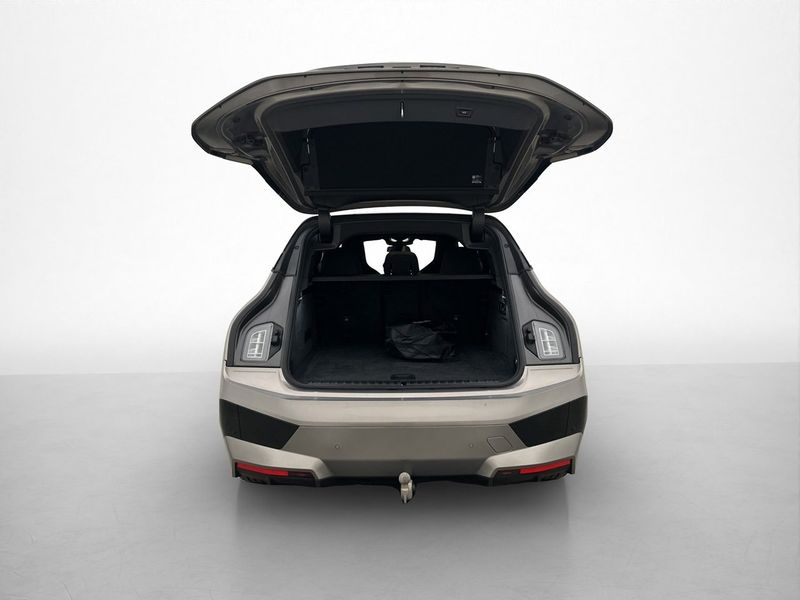BMW iX bild 11