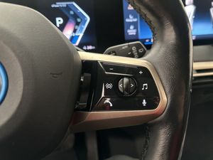 BMW iX bild 28