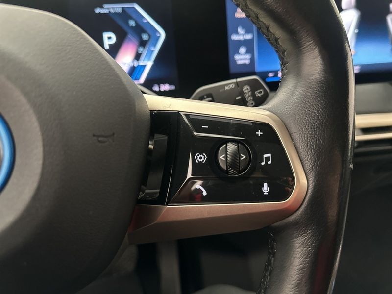 BMW iX bild 28
