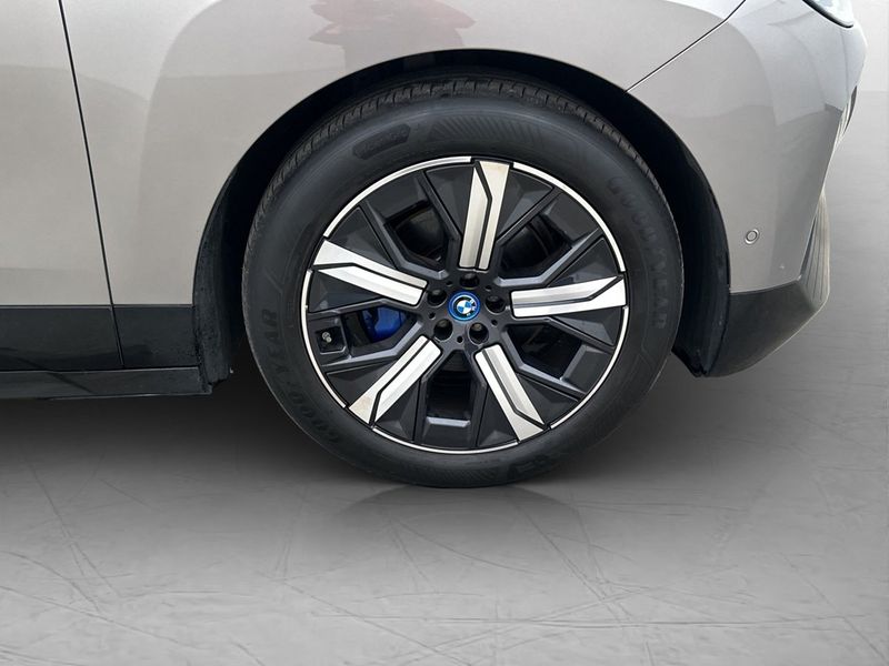 BMW iX bild 34