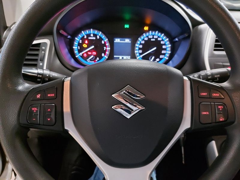 Suzuki S-CROSS bild 12