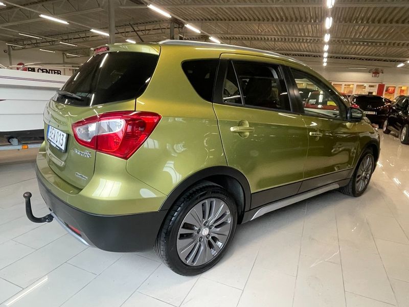 Suzuki S-CROSS bild 4