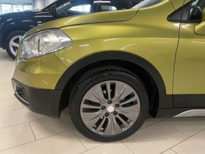 Suzuki S-CROSS bild 9