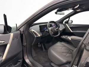 BMW iX bild 12