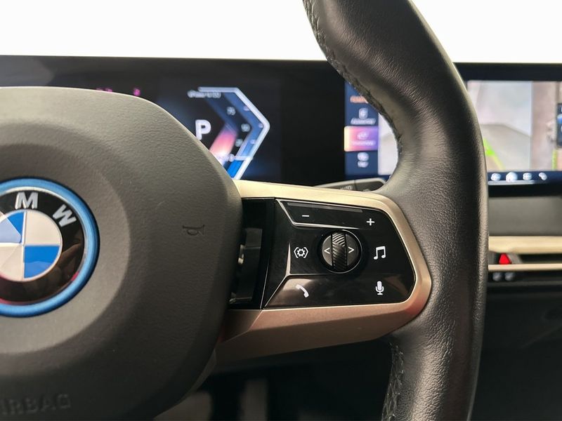 BMW iX bild 28