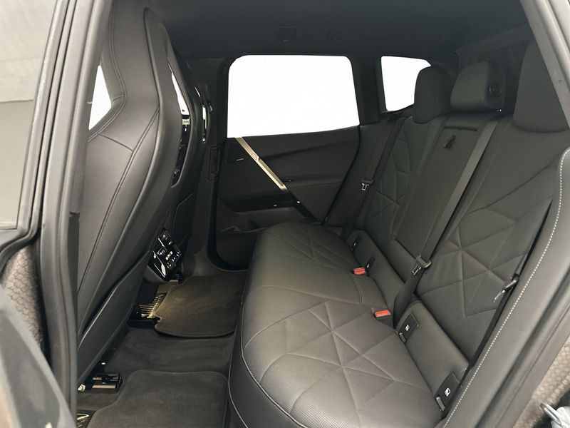 BMW iX bild 21