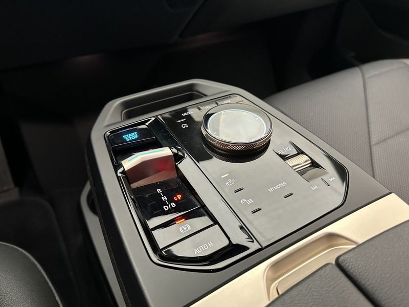 BMW iX bild 30