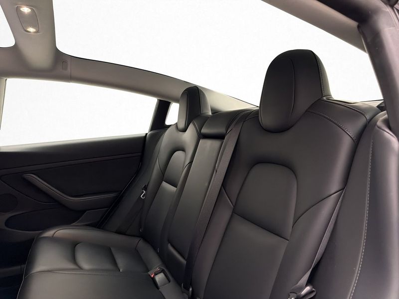 Tesla Model 3 bild 27