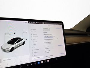 Tesla Model 3 bild 22