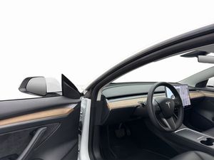 Tesla Model 3 bild 33