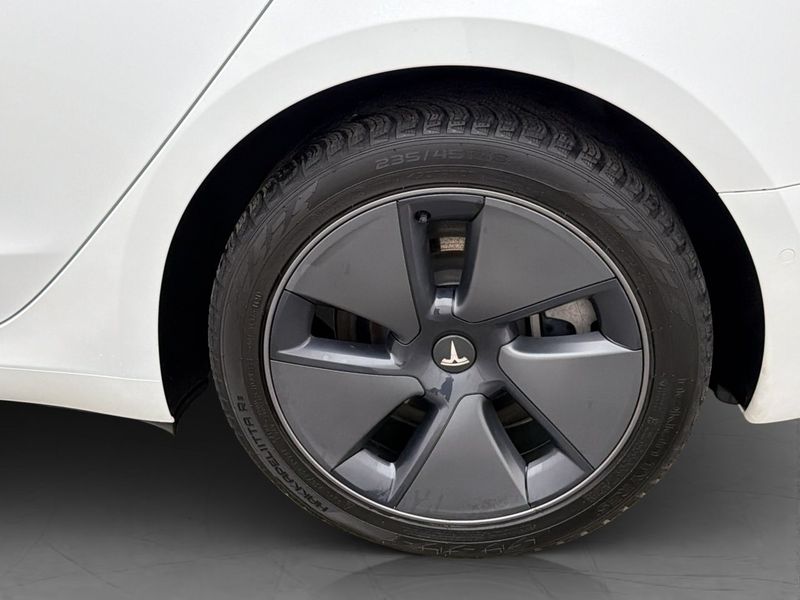 Tesla Model 3 bild 30
