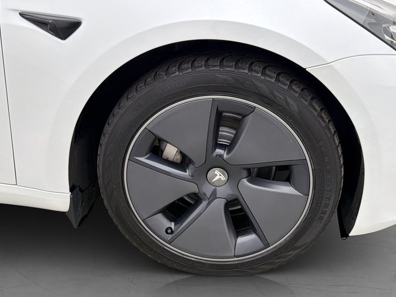 Tesla Model 3 bild 32