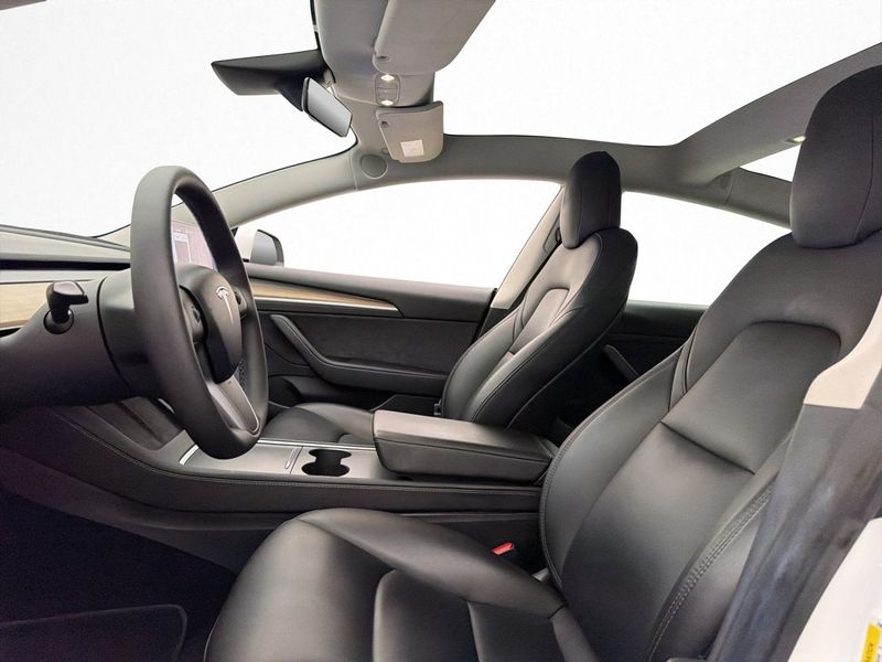 Tesla Model 3 bild 12