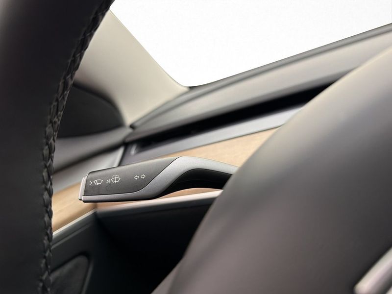 Tesla Model 3 bild 24