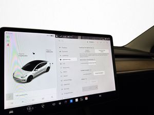 Tesla Model 3 bild 21