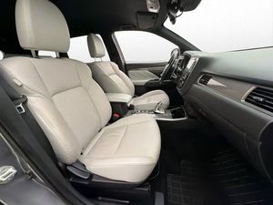 Mitsubishi Outlander bild 12