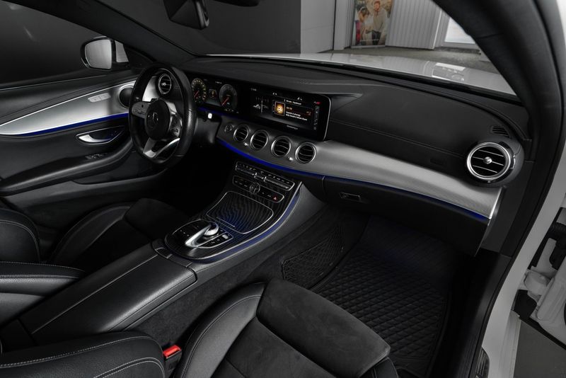 Mercedes E300 bild 8
